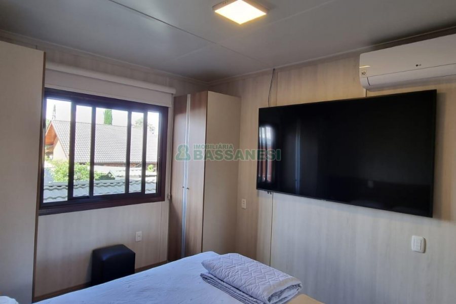 Casa com 193m², 4 dormitórios, 3 vagas, no bairro Desvio Rizzo em Caxias do Sul para Comprar