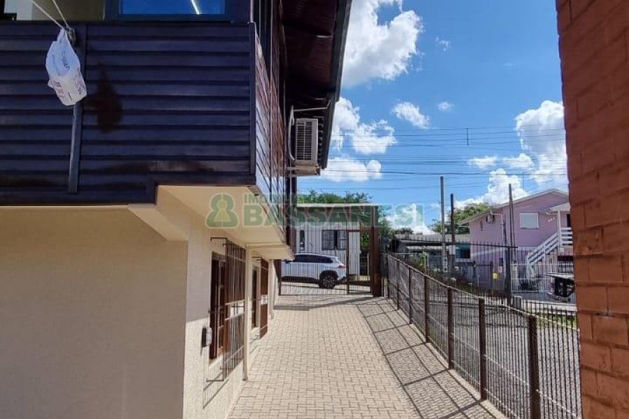 Casa com 193m², 4 dormitórios, 3 vagas, no bairro Desvio Rizzo em Caxias do Sul para Comprar