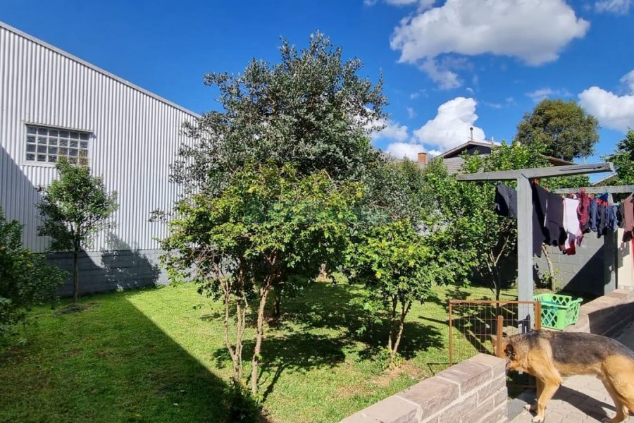 Casa com 193m², 4 dormitórios, 3 vagas, no bairro Desvio Rizzo em Caxias do Sul para Comprar