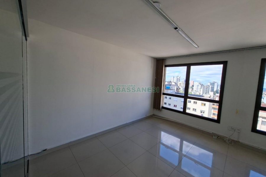 Sala com 78m², 1 vaga, no bairro Centro em Caxias do Sul para Comprar