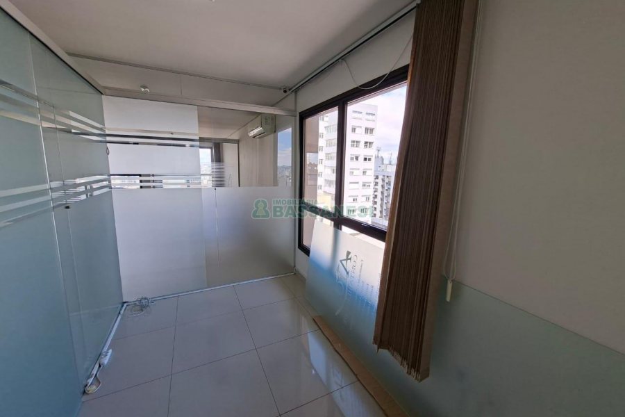 Sala com 78m², 1 vaga, no bairro Centro em Caxias do Sul para Comprar