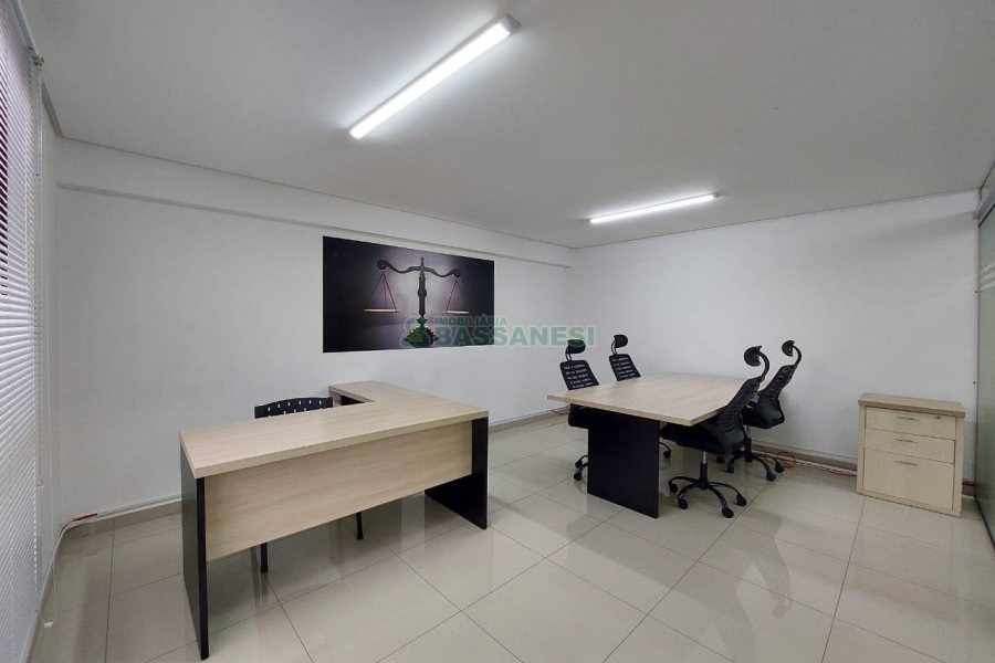 Sala Mobiliada com 78m², 1 vaga, no bairro Centro em Caxias do Sul para Alugar