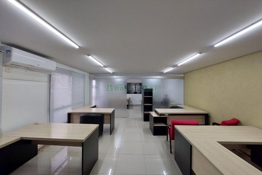 Sala Mobiliada com 78m², 1 vaga, no bairro Centro em Caxias do Sul para Alugar