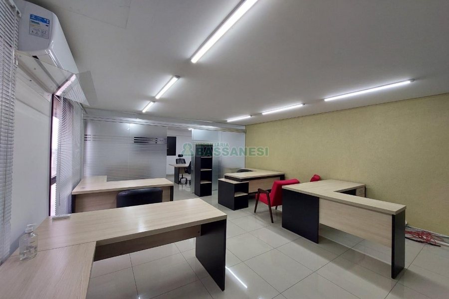 Sala Mobiliada com 78m², 1 vaga, no bairro Centro em Caxias do Sul para Alugar