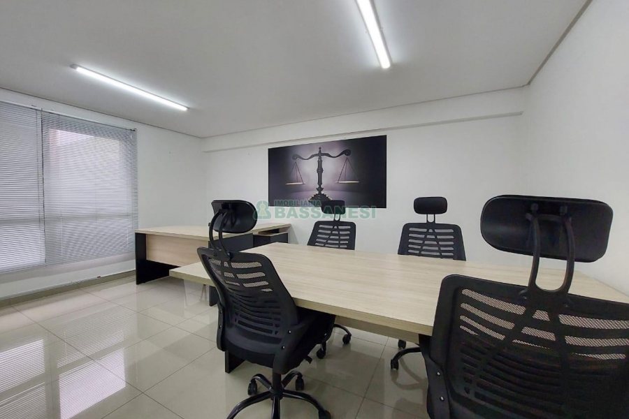 Sala Mobiliada com 78m², 1 vaga, no bairro Centro em Caxias do Sul para Alugar