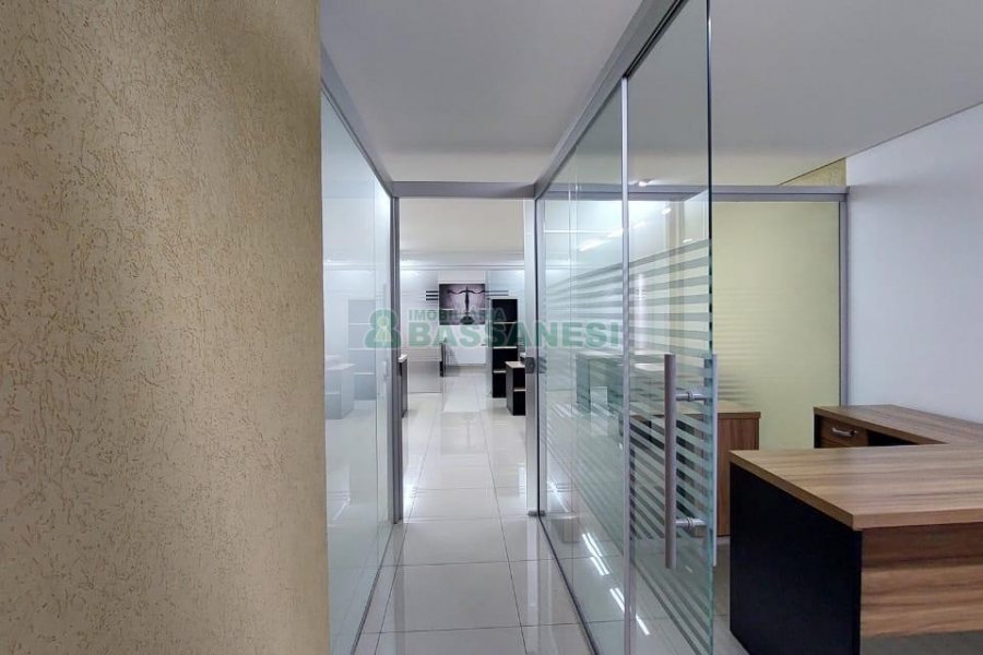 Sala Mobiliada com 78m², 1 vaga, no bairro Centro em Caxias do Sul para Alugar