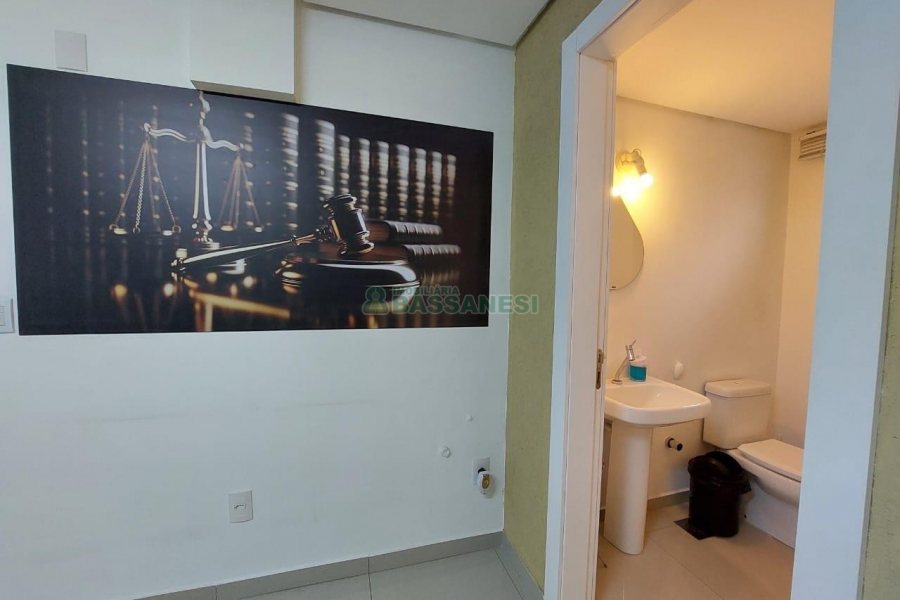 Sala Mobiliada com 78m², 1 vaga, no bairro Centro em Caxias do Sul para Alugar