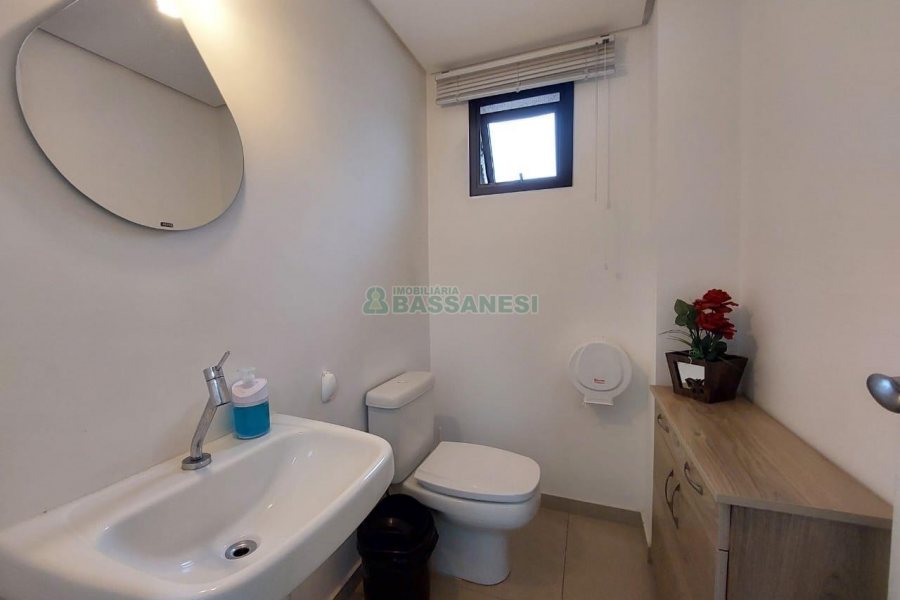 Sala Mobiliada com 78m², 1 vaga, no bairro Centro em Caxias do Sul para Alugar