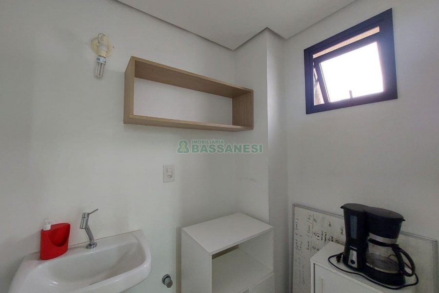 Sala Mobiliada com 78m², 1 vaga, no bairro Centro em Caxias do Sul para Alugar