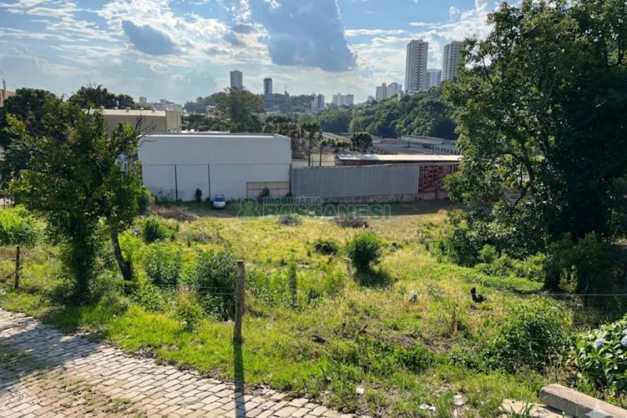 Terreno com 2916m², no bairro Bela Vista em Caxias do Sul para Comprar