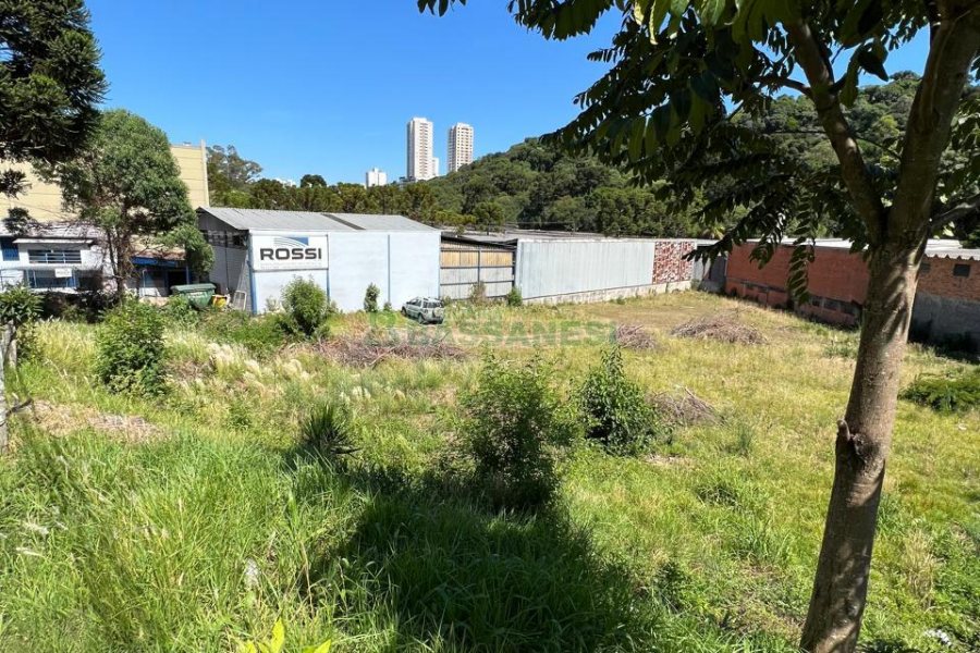 Terreno com 2916m², no bairro Bela Vista em Caxias do Sul para Comprar