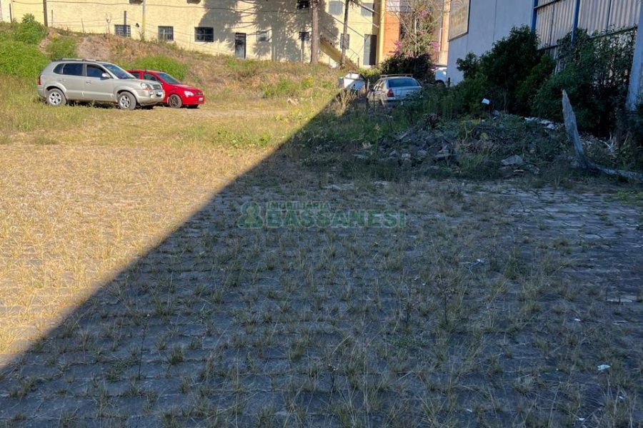 Terreno com 2916m², no bairro Bela Vista em Caxias do Sul para Comprar