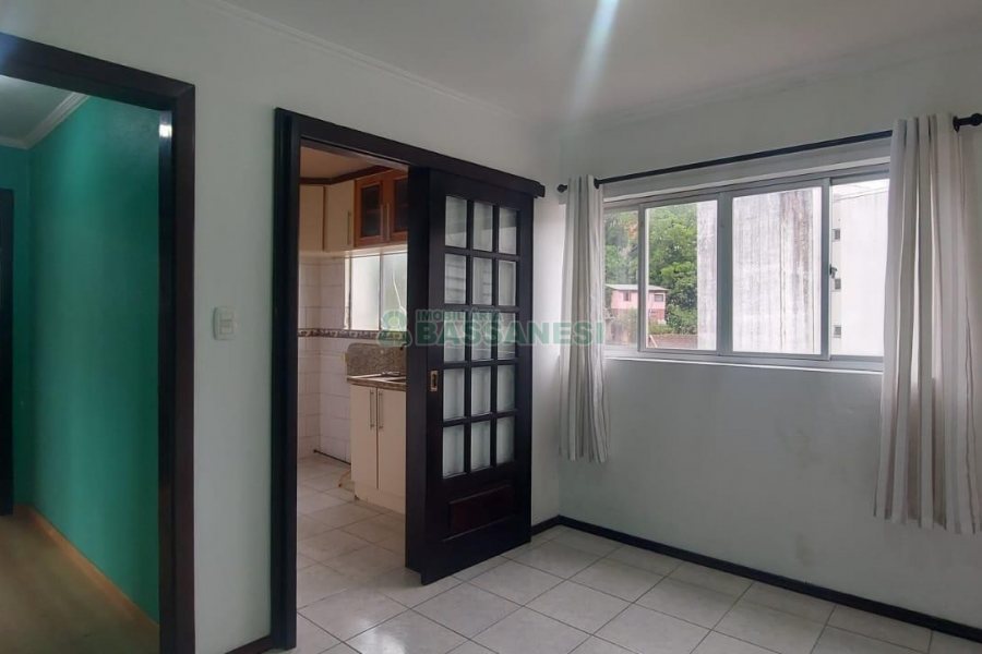 Apartamento com 77m², 2 dormitórios, 1 vaga, no bairro São Leopoldo em Caxias do Sul para Alugar
