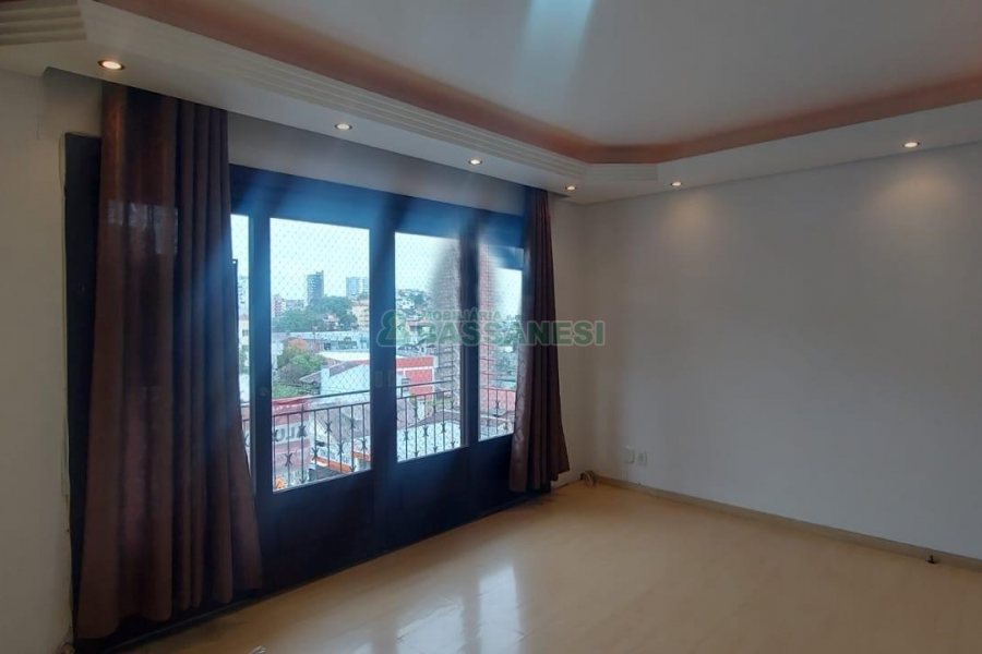 Apartamento com 77m², 2 dormitórios, 1 vaga, no bairro São Leopoldo em Caxias do Sul para Alugar