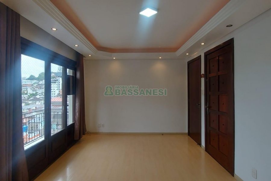 Apartamento com 77m², 2 dormitórios, 1 vaga, no bairro São Leopoldo em Caxias do Sul para Alugar