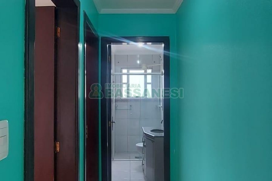 Apartamento com 77m², 2 dormitórios, 1 vaga, no bairro São Leopoldo em Caxias do Sul para Alugar