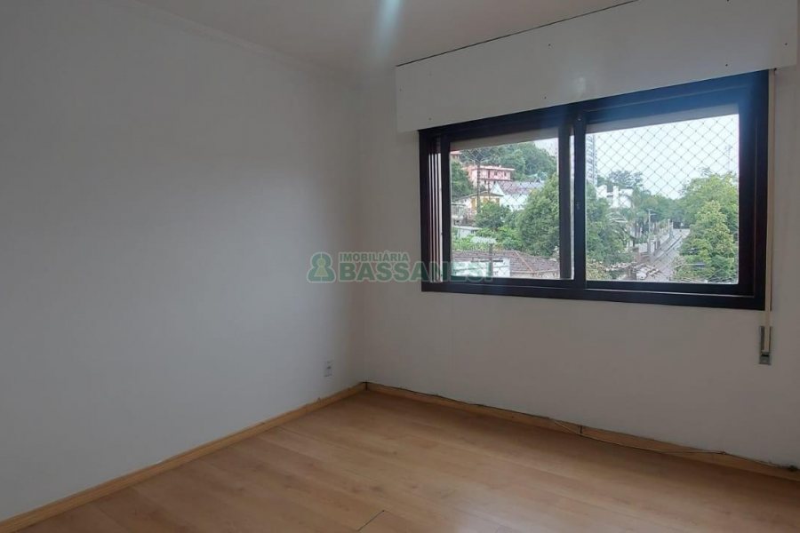 Apartamento com 77m², 2 dormitórios, 1 vaga, no bairro São Leopoldo em Caxias do Sul para Alugar