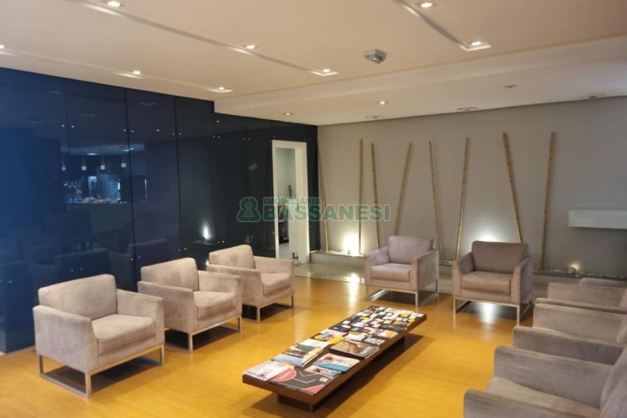 Sala com 48m², 1 vaga, no bairro Villagio Iguatemi em Caxias do Sul para Comprar