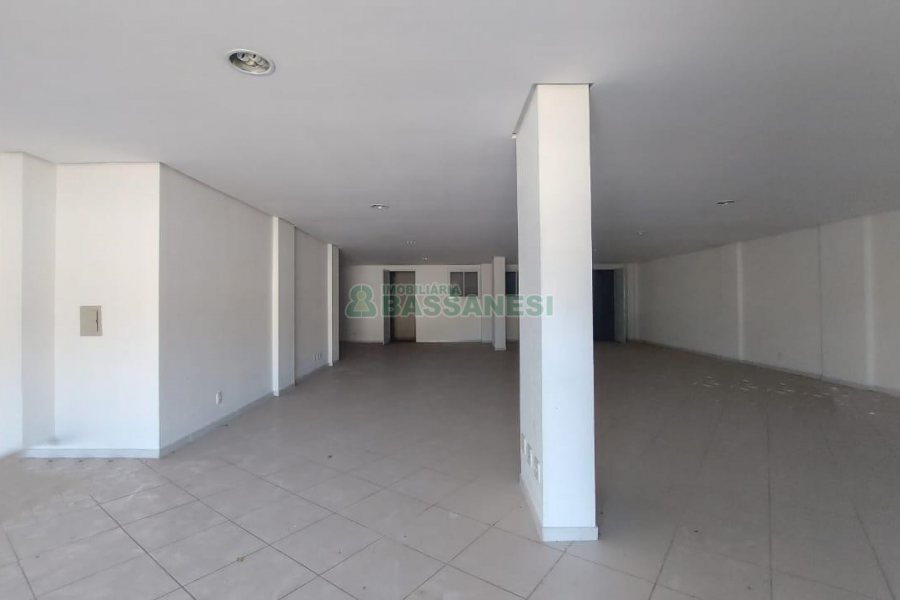 Loja com 225m², no bairro Sagrada Família em Caxias do Sul para Alugar ou Comprar