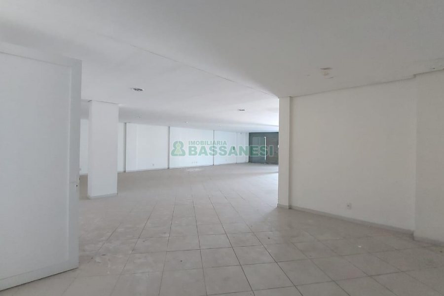 Loja com 225m², no bairro Sagrada Família em Caxias do Sul para Alugar ou Comprar