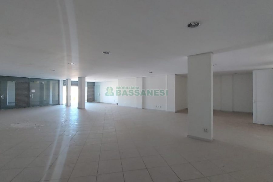 Loja com 225m², no bairro Sagrada Família em Caxias do Sul para Alugar ou Comprar