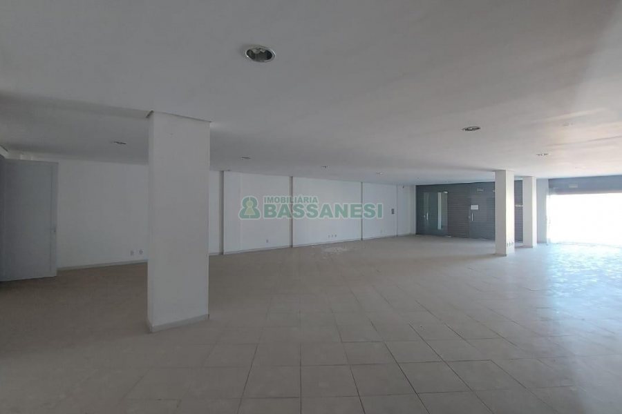 Loja com 225m², no bairro Sagrada Família em Caxias do Sul para Alugar ou Comprar
