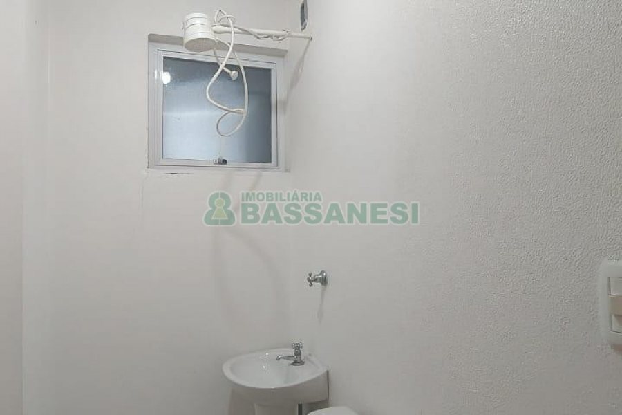 Loja com 225m², no bairro Sagrada Família em Caxias do Sul para Alugar ou Comprar