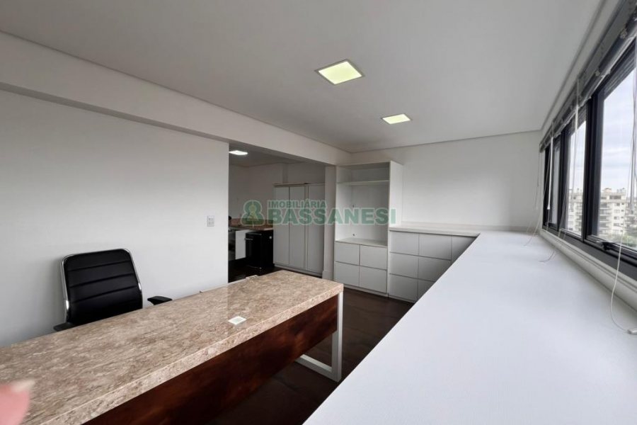 Sala com 76m², 1 vaga, no bairro Pio X em Caxias do Sul para Alugar ou Comprar