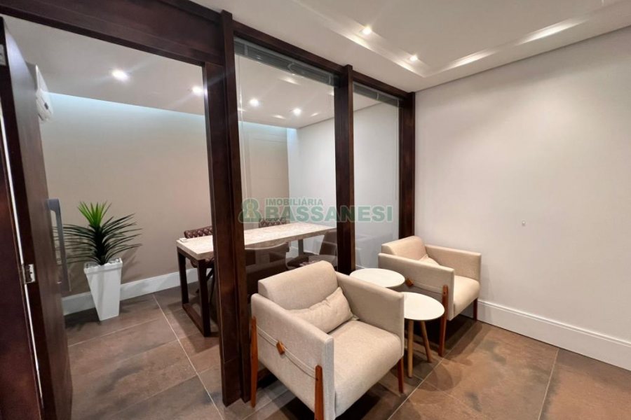 Sala com 76m², 1 vaga, no bairro Pio X em Caxias do Sul para Alugar ou Comprar