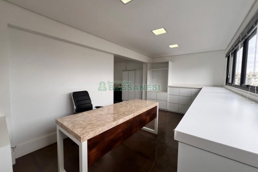 Sala com 76m², 1 vaga, no bairro Pio X em Caxias do Sul para Alugar ou Comprar