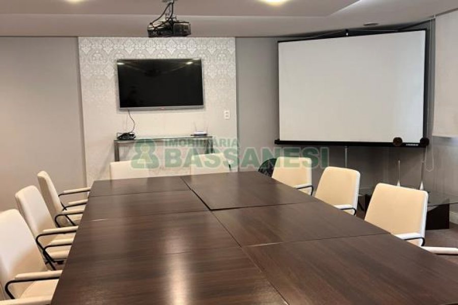 Sala com 76m², 1 vaga, no bairro Pio X em Caxias do Sul para Alugar ou Comprar