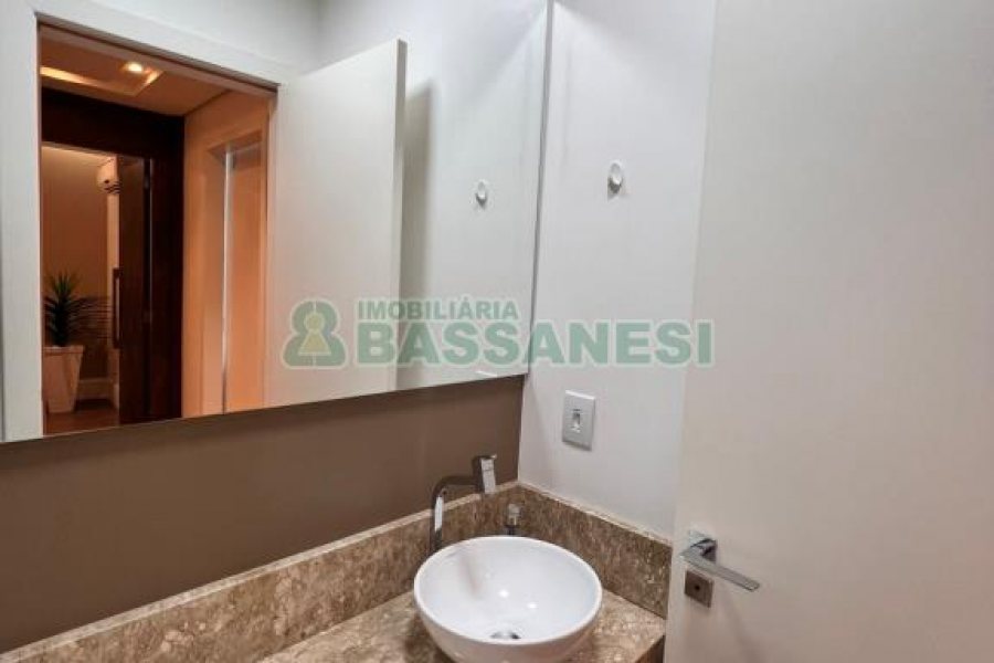 Sala com 76m², 1 vaga, no bairro Pio X em Caxias do Sul para Alugar ou Comprar