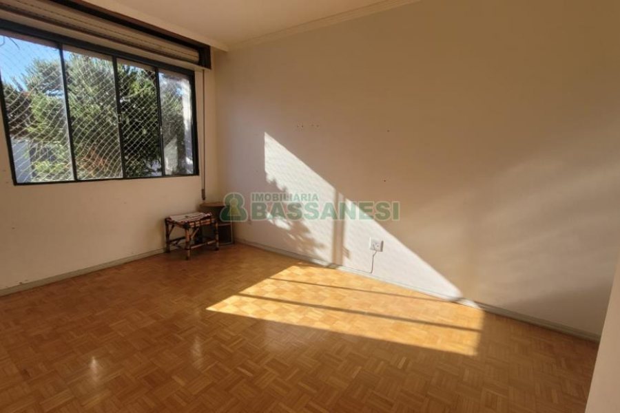 Apartamento com 75m², 3 dormitórios, 1 vaga, no bairro Rio Branco em Caxias do Sul para Alugar