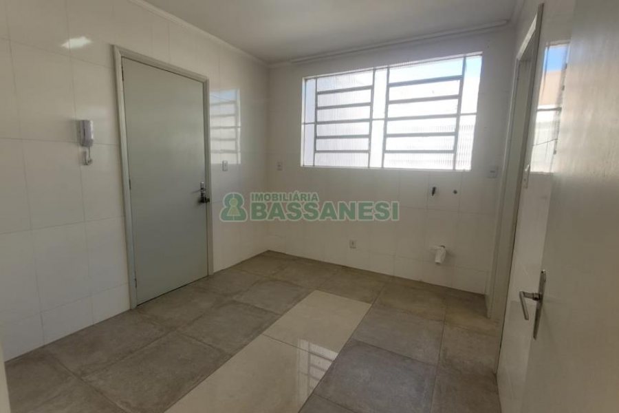 Apartamento com 75m², 3 dormitórios, 1 vaga, no bairro Rio Branco em Caxias do Sul para Alugar