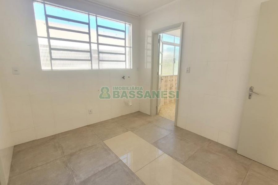 Apartamento com 75m², 3 dormitórios, 1 vaga, no bairro Rio Branco em Caxias do Sul para Alugar
