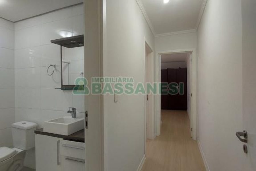 Apartamento, 2 dormitórios, 1 vaga, no bairro Santa Lúcia em Caxias do Sul para Alugar