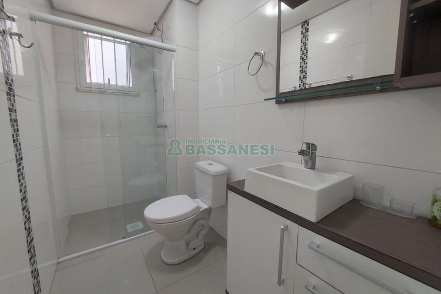 Apartamento, 2 dormitórios, 1 vaga, no bairro Santa Lúcia em Caxias do Sul para Alugar