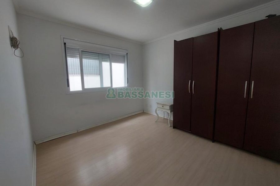 Apartamento, 2 dormitórios, 1 vaga, no bairro Santa Lúcia em Caxias do Sul para Alugar