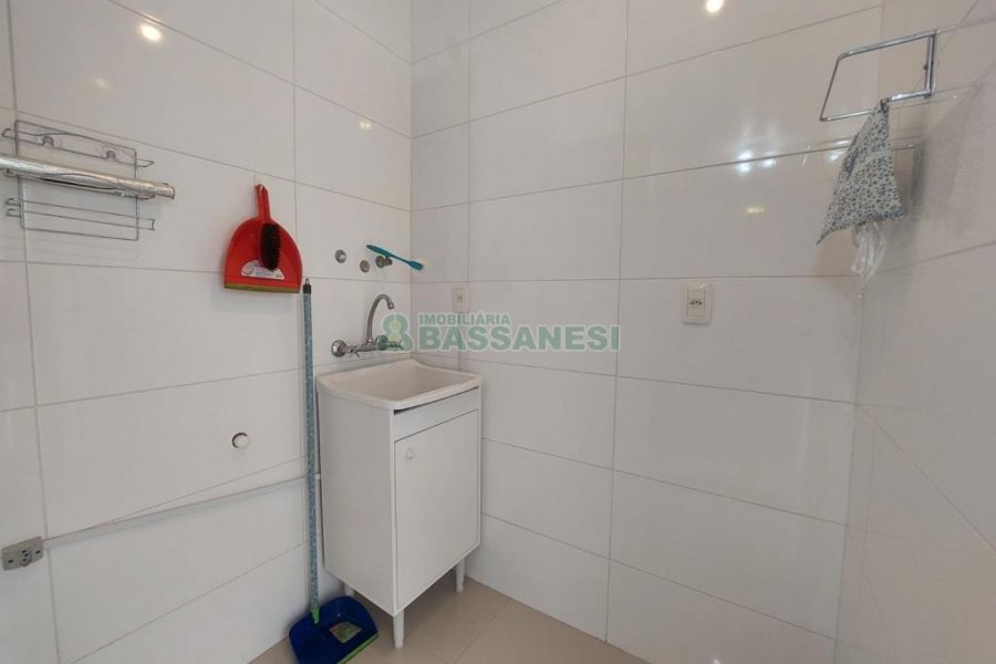 Apartamento, 2 dormitórios, 1 vaga, no bairro Santa Lúcia em Caxias do Sul para Alugar
