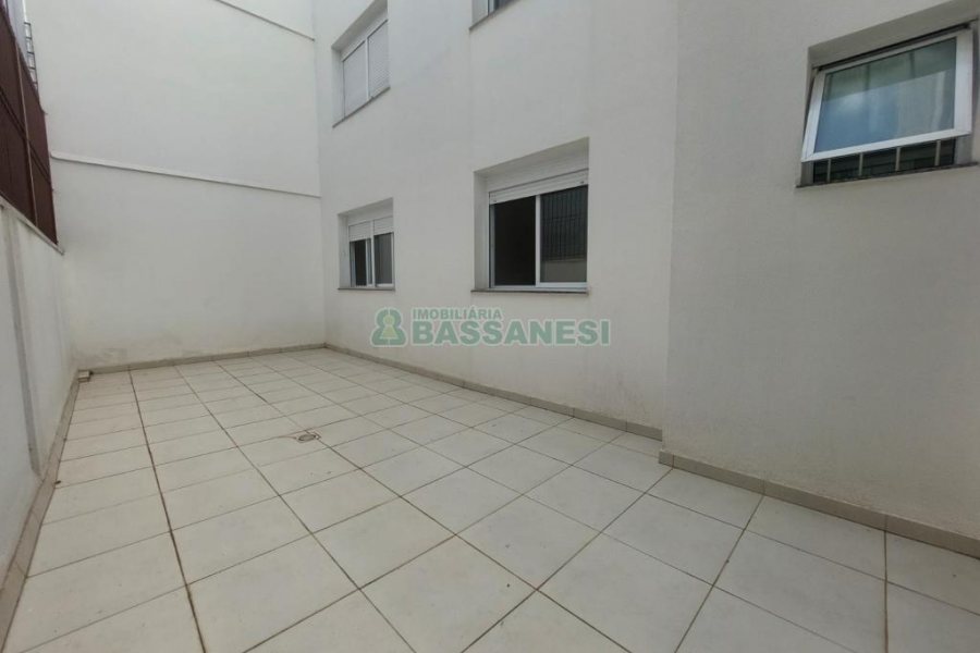 Apartamento, 2 dormitórios, 1 vaga, no bairro Santa Lúcia em Caxias do Sul para Alugar