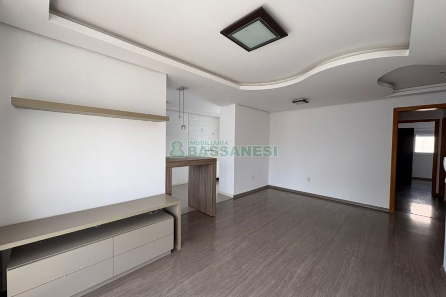 Apartamento com 95m², 2 dormitórios, 2 vagas, no bairro Madureira em Caxias do Sul para Alugar