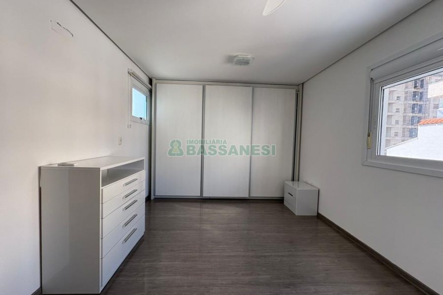 Apartamento com 95m², 2 dormitórios, 2 vagas, no bairro Madureira em Caxias do Sul para Alugar