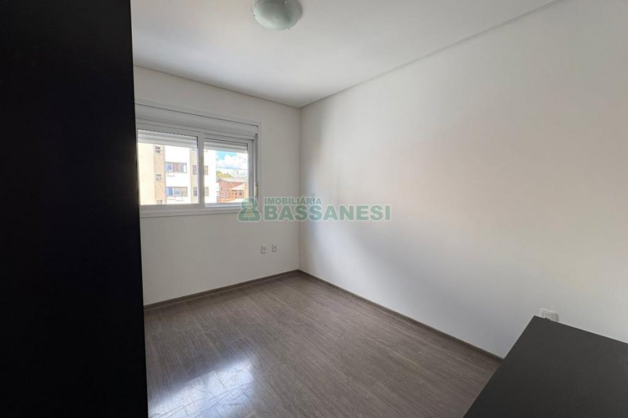 Apartamento com 95m², 2 dormitórios, 2 vagas, no bairro Madureira em Caxias do Sul para Alugar
