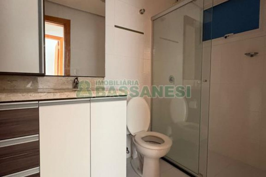 Apartamento com 95m², 2 dormitórios, 2 vagas, no bairro Madureira em Caxias do Sul para Alugar