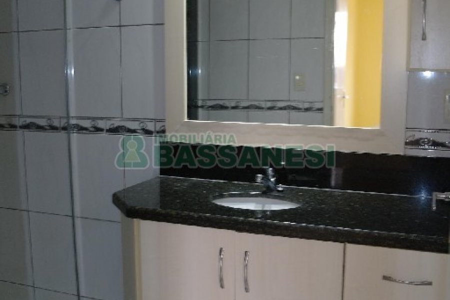 Apartamento com 53m², 2 dormitórios, no bairro São Pelegrino em Caxias do Sul para Comprar
