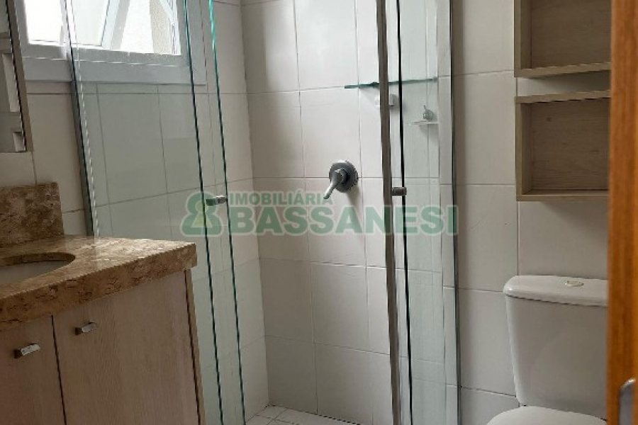Apartamento com 72m², 2 dormitórios, 2 vagas, no bairro Lourdes em Caxias do Sul para Alugar