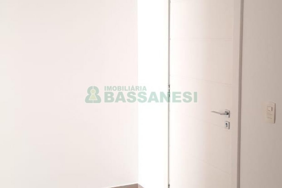 Sala com 44m², 1 vaga, no bairro Pio X em Caxias do Sul para Alugar