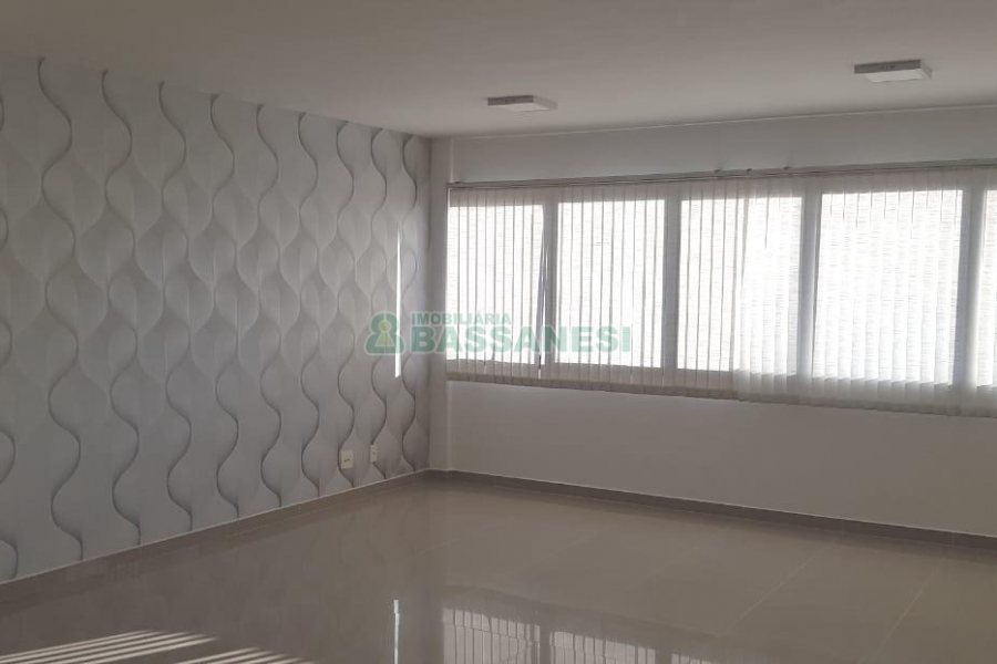 Sala com 44m², 1 vaga, no bairro Pio X em Caxias do Sul para Alugar