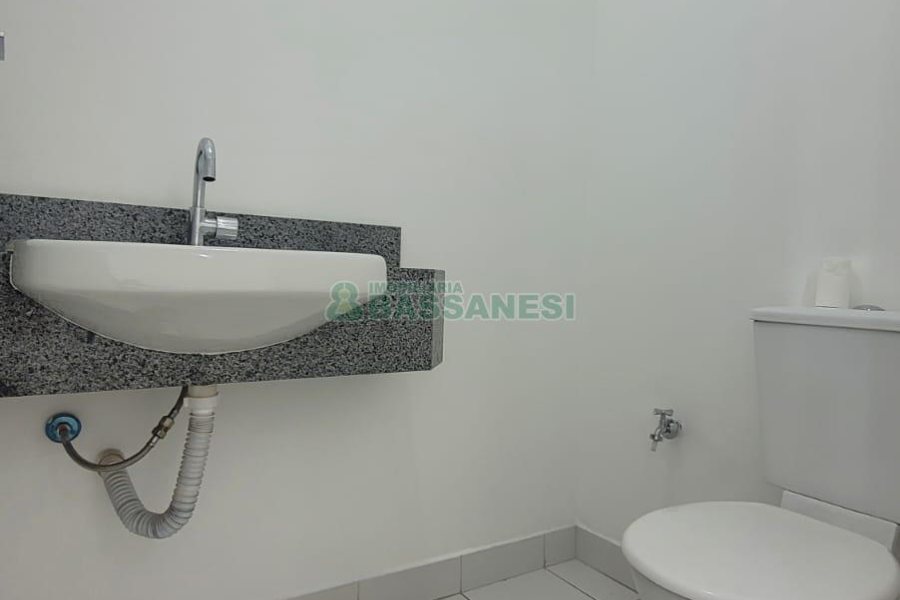 Sala com 38m², 1 vaga, no bairro Pio X em Caxias do Sul para Comprar