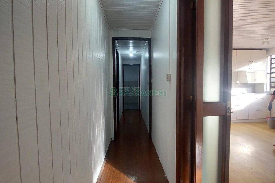 Apartamento com 94m², 3 dormitórios, 2 vagas, no bairro Interlagos em Caxias do Sul para Alugar